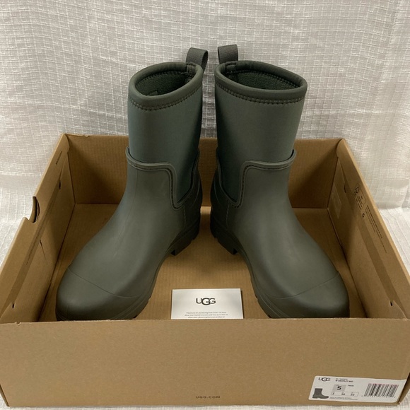 New in box UGG Droplet mid rain boots size 5 - Picture 2 of 6
